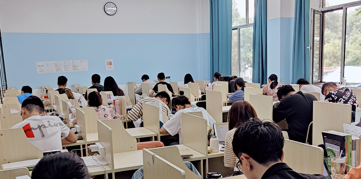 临沧考研寄宿学校-学习氛围